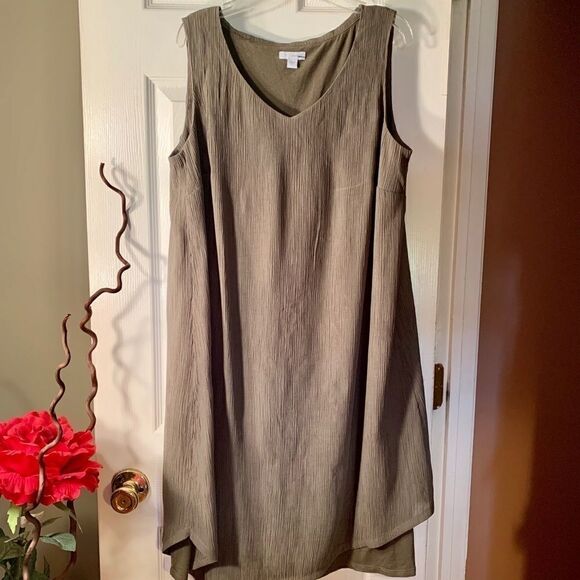 Fun Green Crepe Summer Dress Size Small - Picture 1 of 5